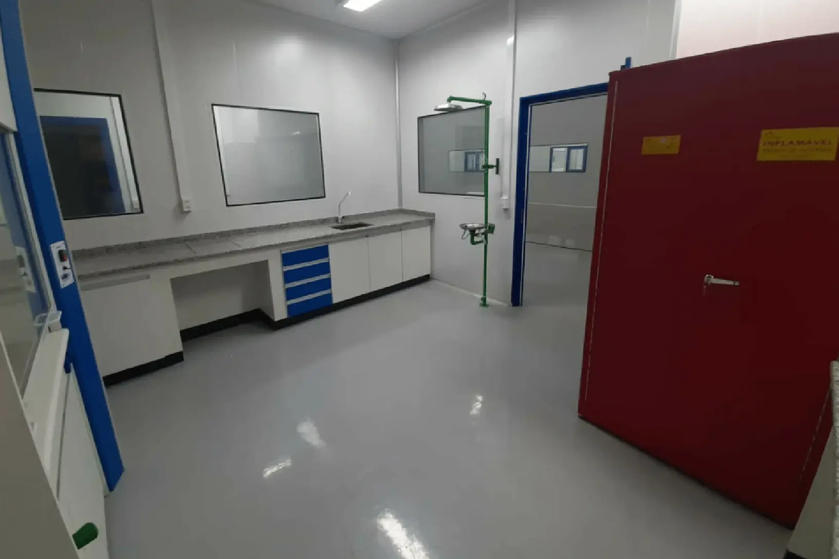 ARMARIO CORTA-FOGO PARA INFLAMÁVEIS